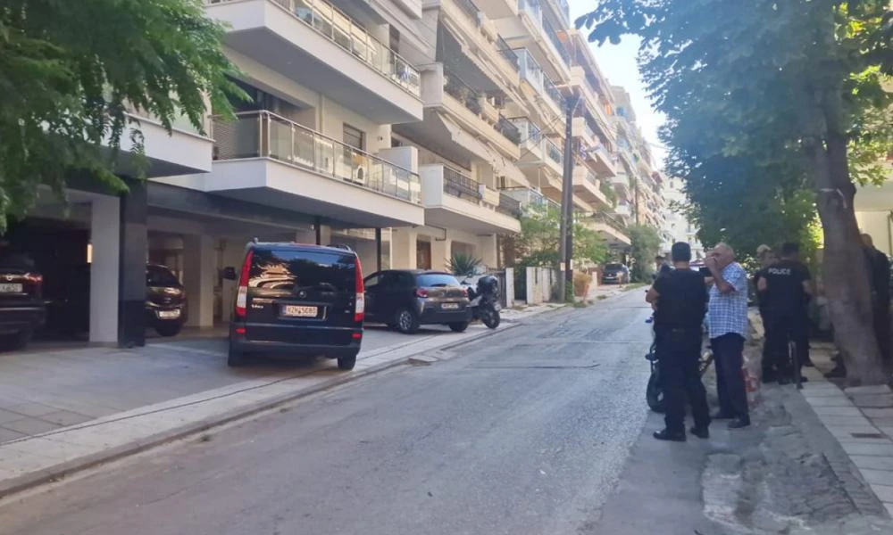 Δολοφονία στην Καλαμαριά: Ο αστυνομικός κατείχε νόμιμα καραμπίνα ενώ του είχε αφαιρεθεί το υπηρεσιακό όπλο